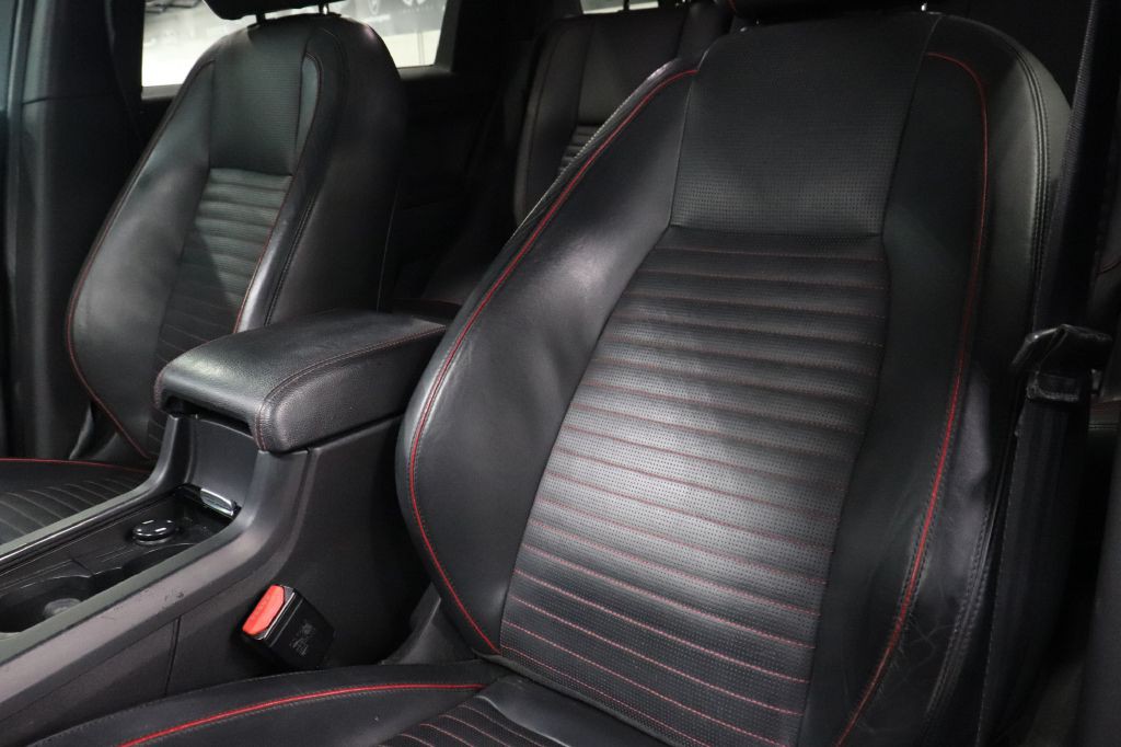 2017 Land Rover Discovery Sport Image 11