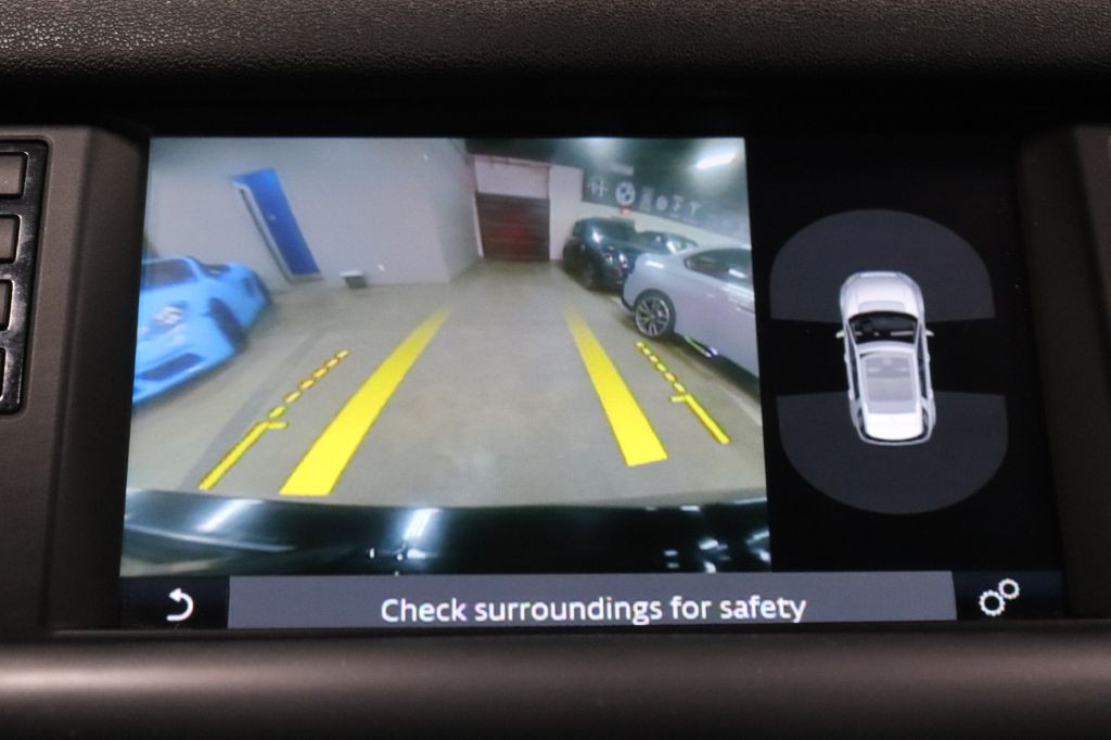 2017 Land Rover Discovery Sport Image 14