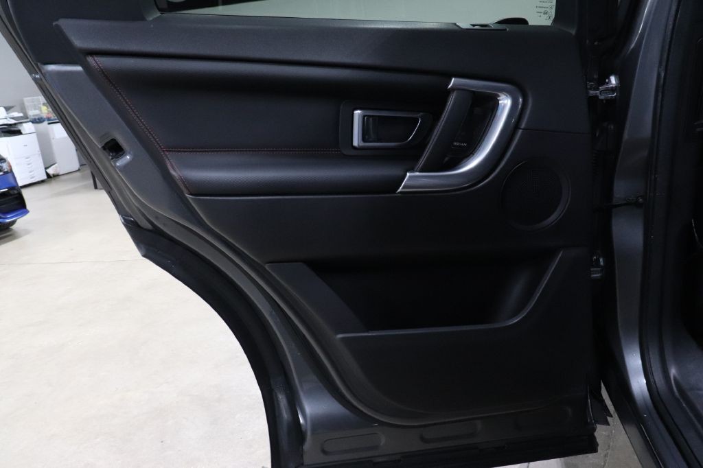 2017 Land Rover Discovery Sport Image 17