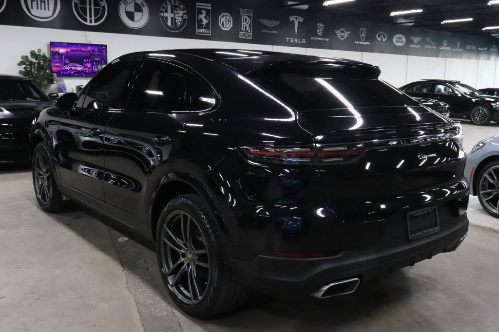 2022 Porsche Cayenne Image 3