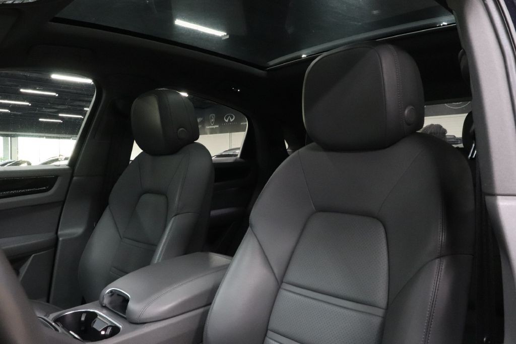 2022 Porsche Cayenne Image 11