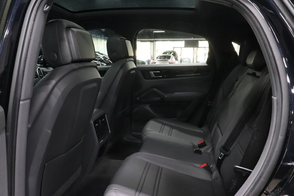 2022 Porsche Cayenne Image 14