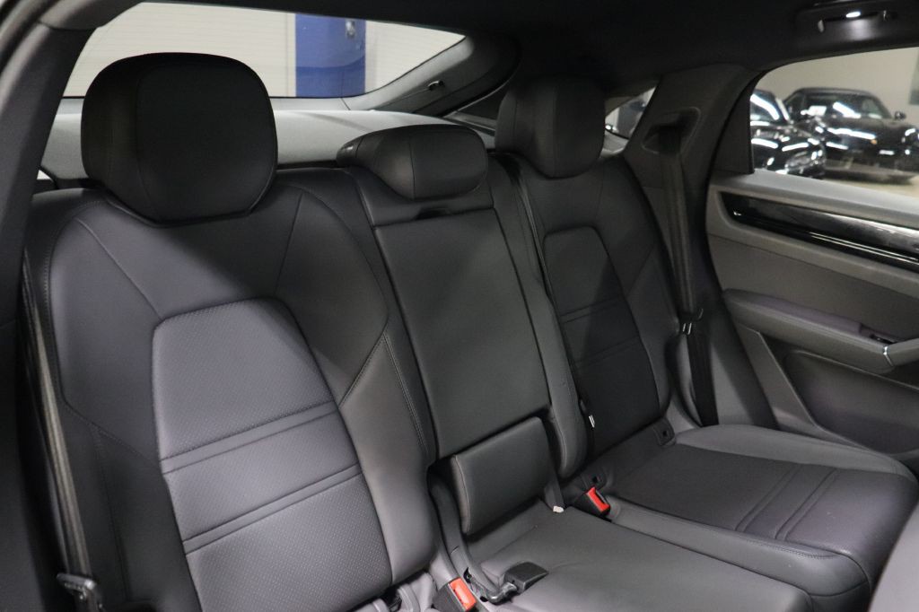 2022 Porsche Cayenne Image 20