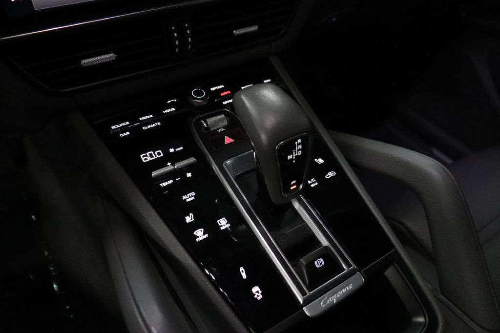 2022 Porsche Cayenne Image 31