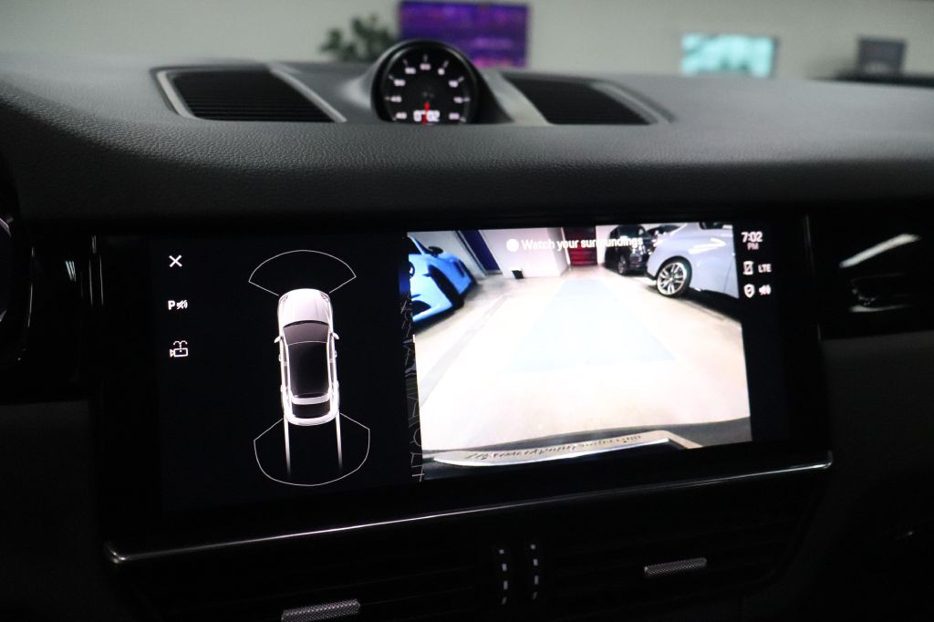 2022 Porsche Cayenne Image 34