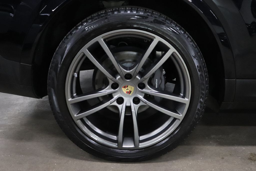 2022 Porsche Cayenne Image 39