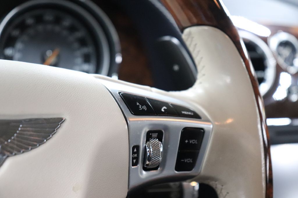 2014 Bentley Continental Image 23