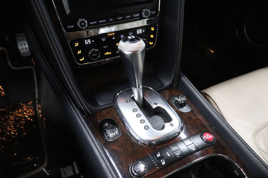 2014 Bentley Continental Image 25