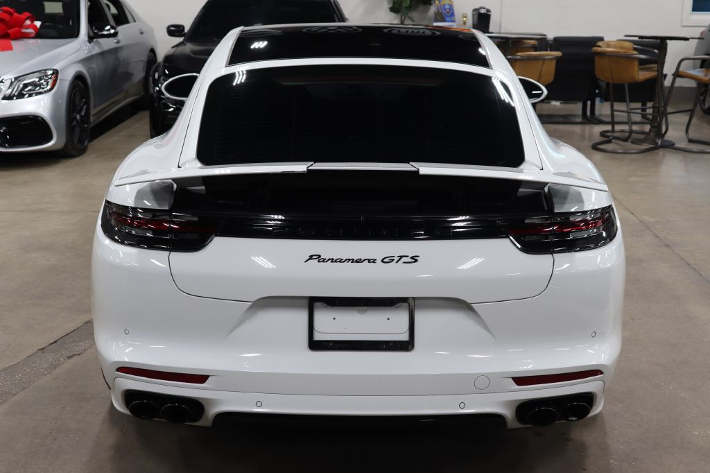 2019 Porsche Panamera Image 4