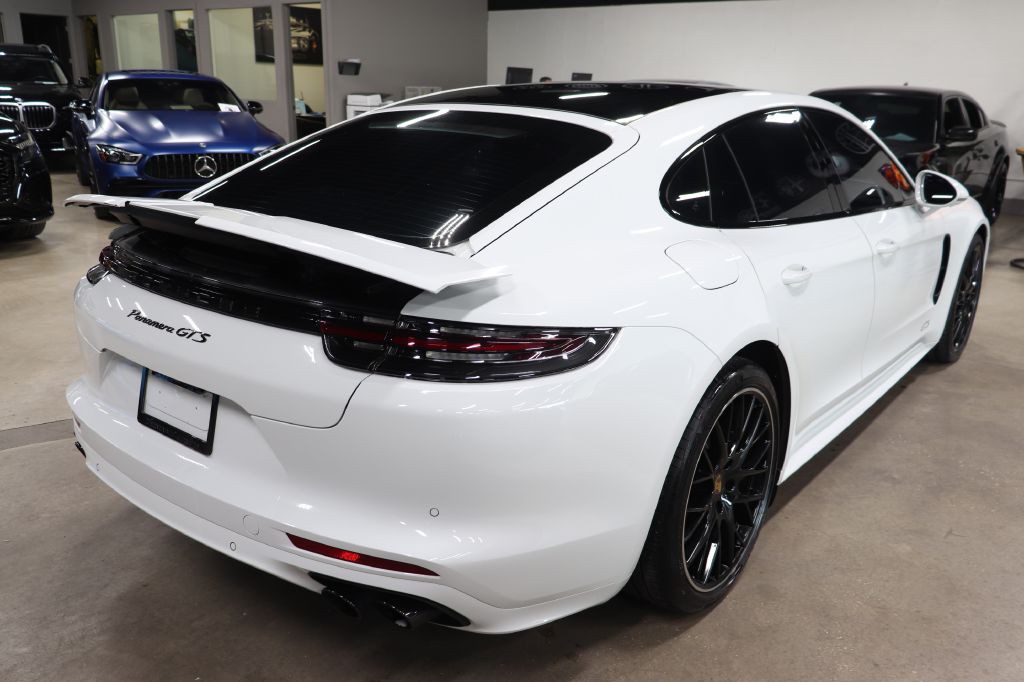 2019 Porsche Panamera Image 5