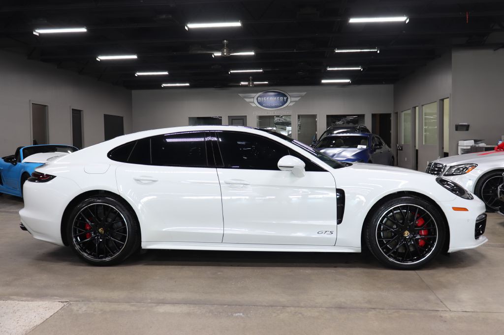 2019 Porsche Panamera Image 6