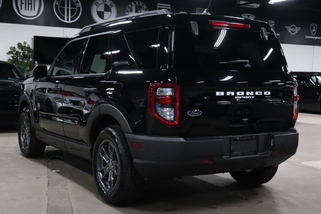 2022 Ford Bronco Image 3