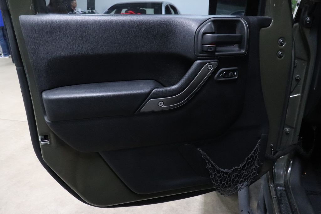 2015 Jeep Wrangler Unlimited Image 9