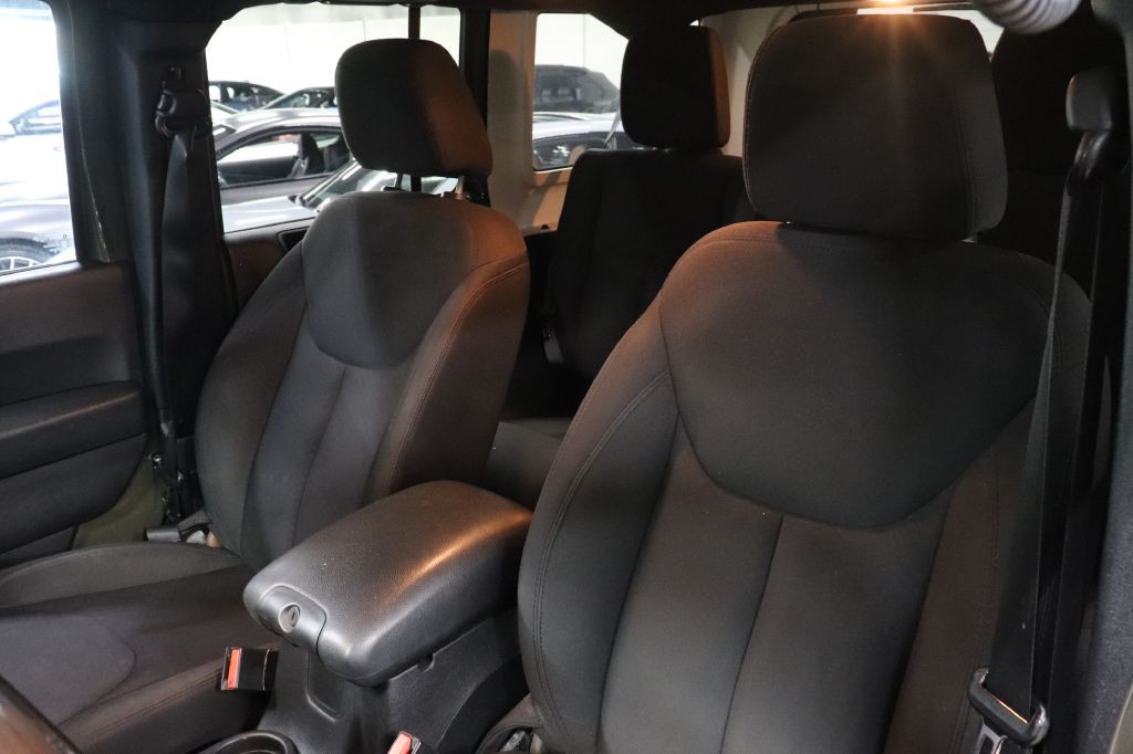 2015 Jeep Wrangler Unlimited Image 11