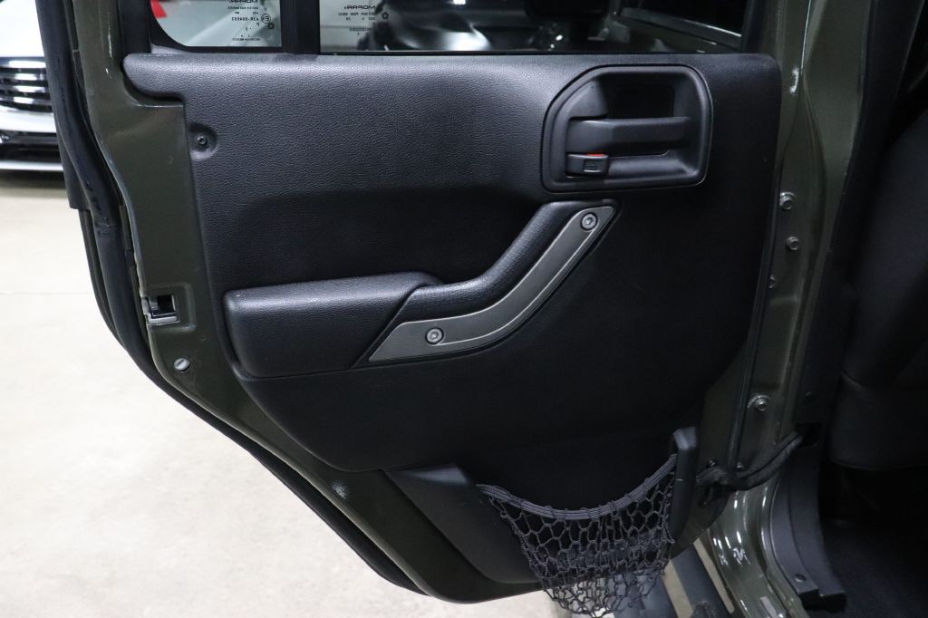 2015 Jeep Wrangler Unlimited Image 13