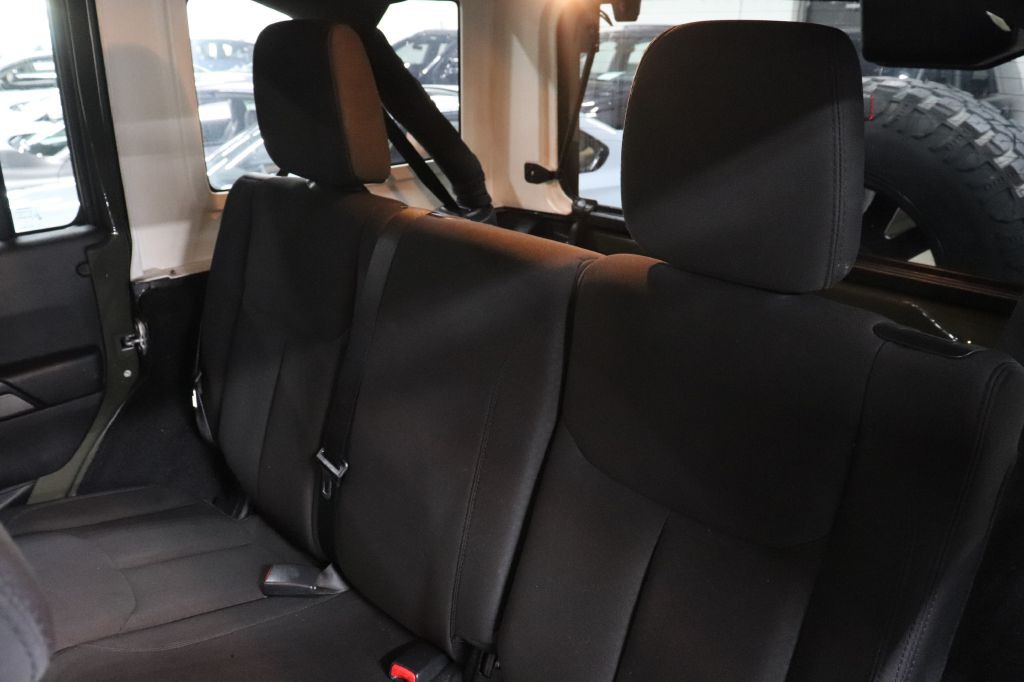 2015 Jeep Wrangler Unlimited Image 15