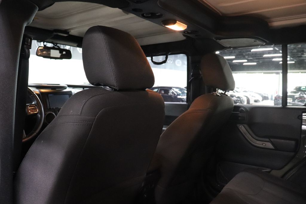2015 Jeep Wrangler Unlimited Image 16