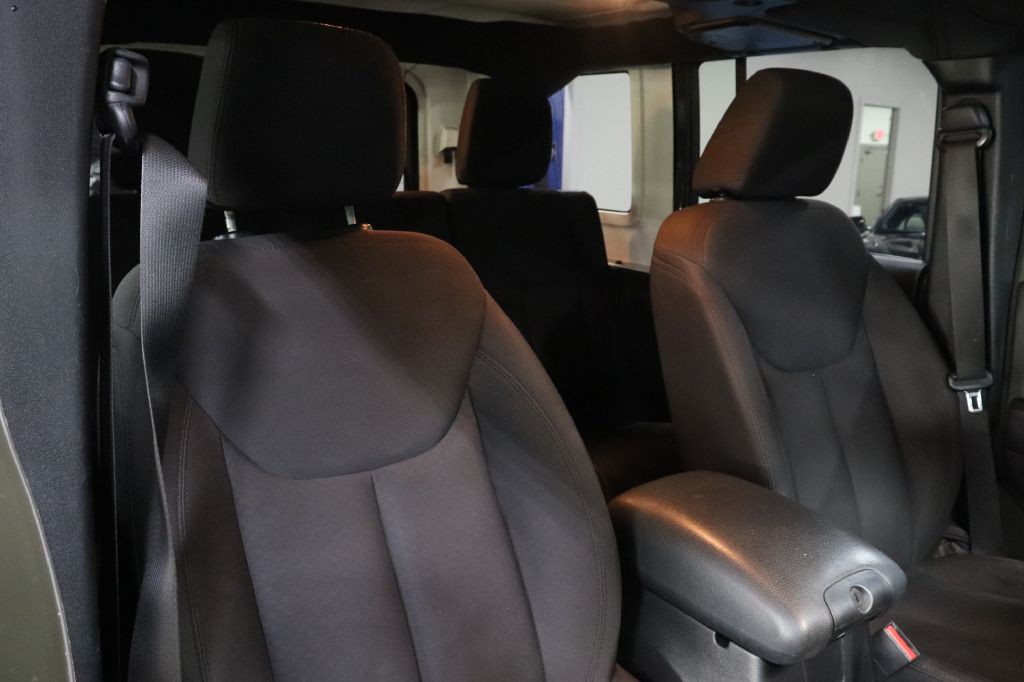 2015 Jeep Wrangler Unlimited Image 25
