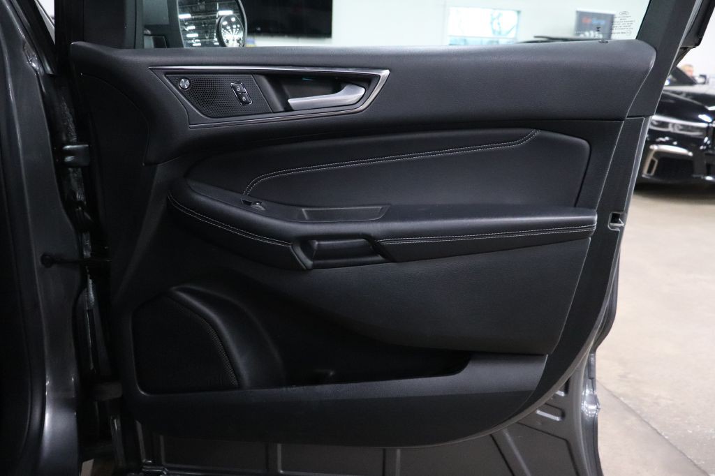 2023 Ford Edge Image 24