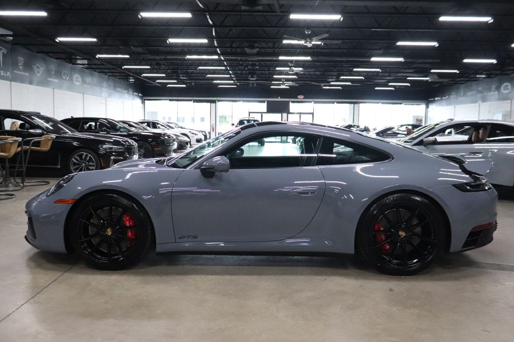 2024 Porsche 911 Image 2