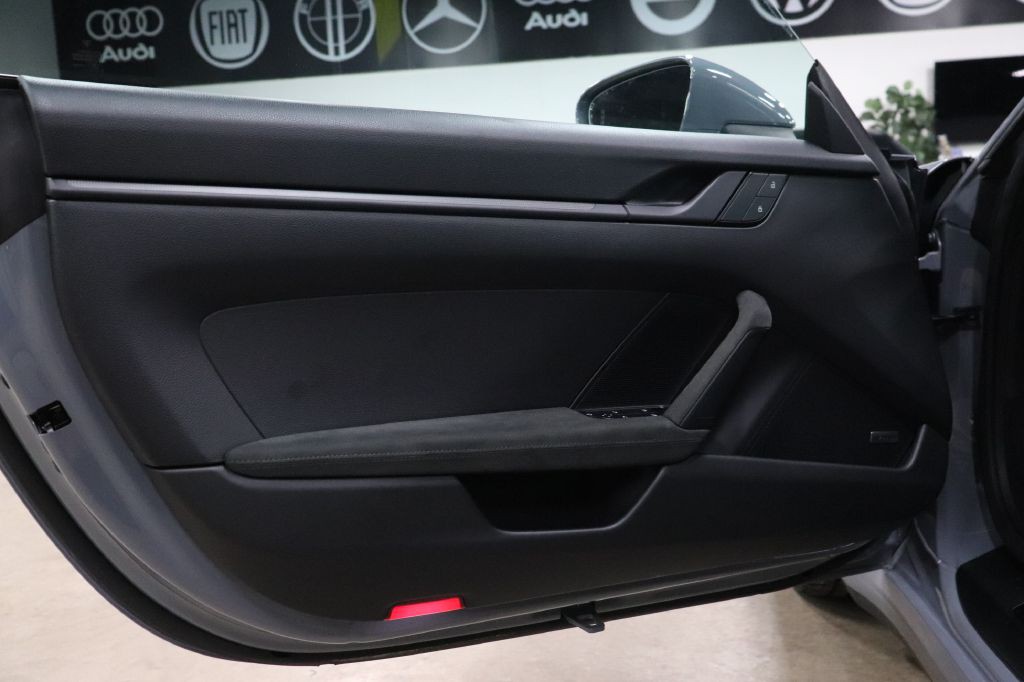 2024 Porsche 911 Image 10