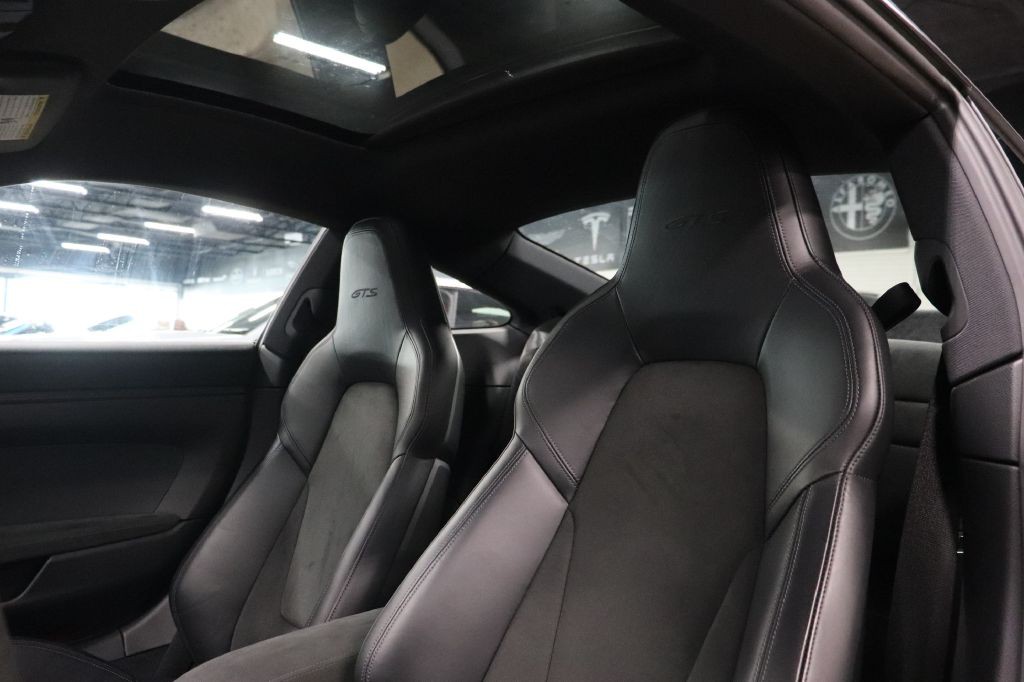 2024 Porsche 911 Image 12