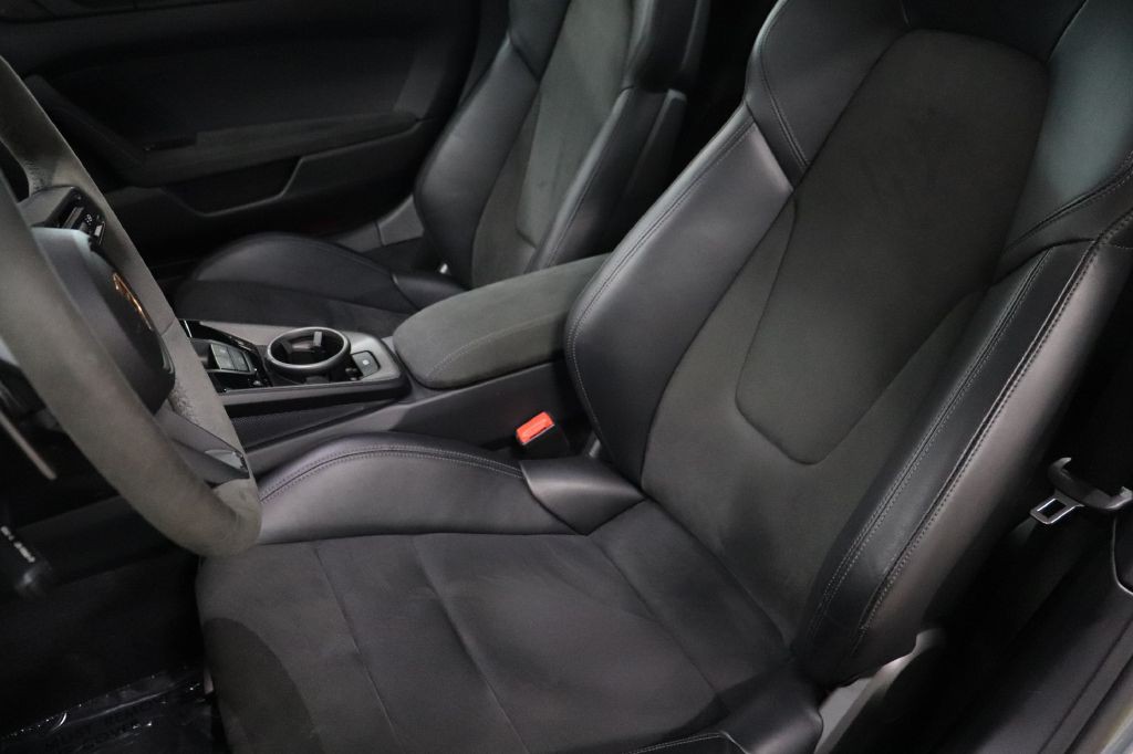 2024 Porsche 911 Image 13