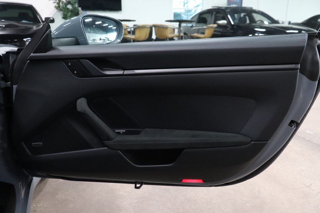 2024 Porsche 911 Image 17