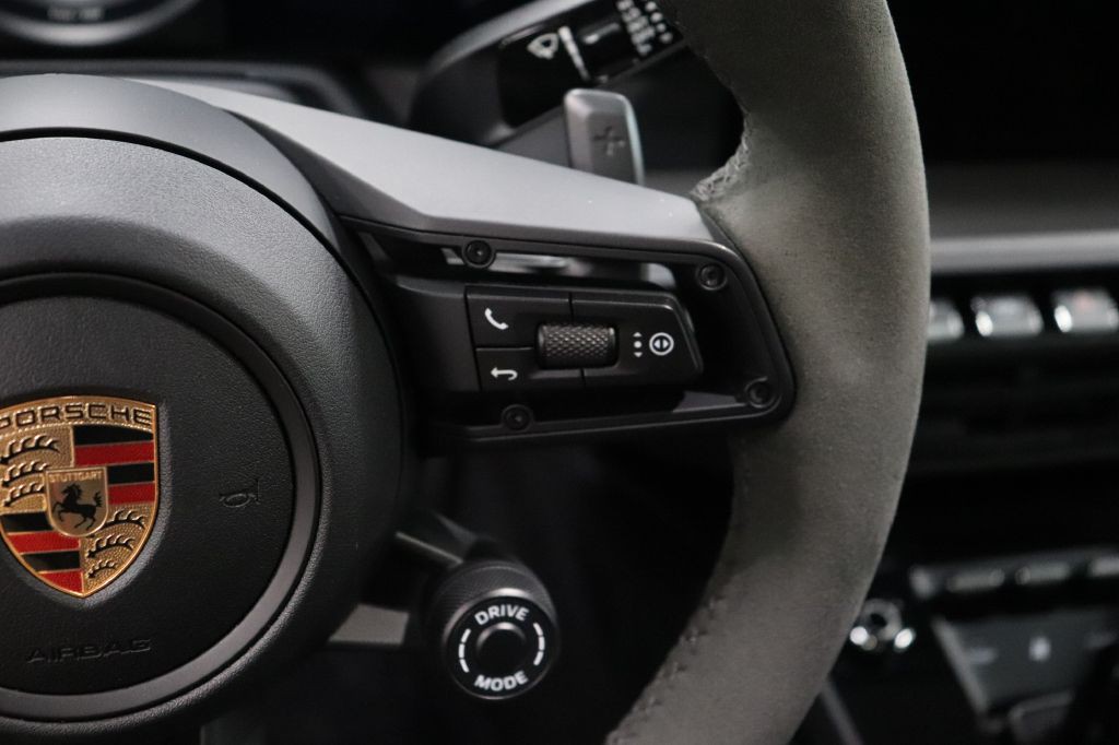 2024 Porsche 911 Image 24