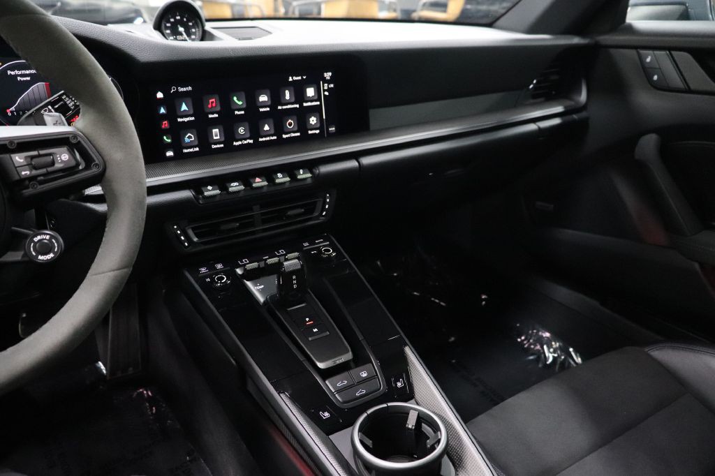 2024 Porsche 911 Image 25