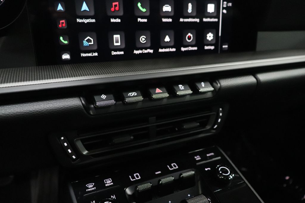 2024 Porsche 911 Image 28