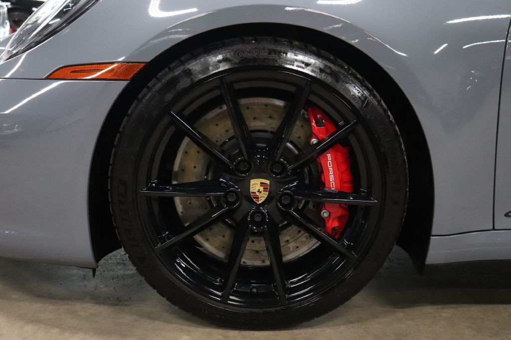 2024 Porsche 911 Image 34