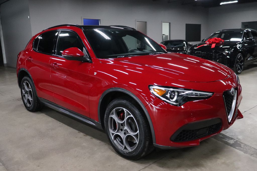 2022 Alfa Romeo Stelvio Image 8