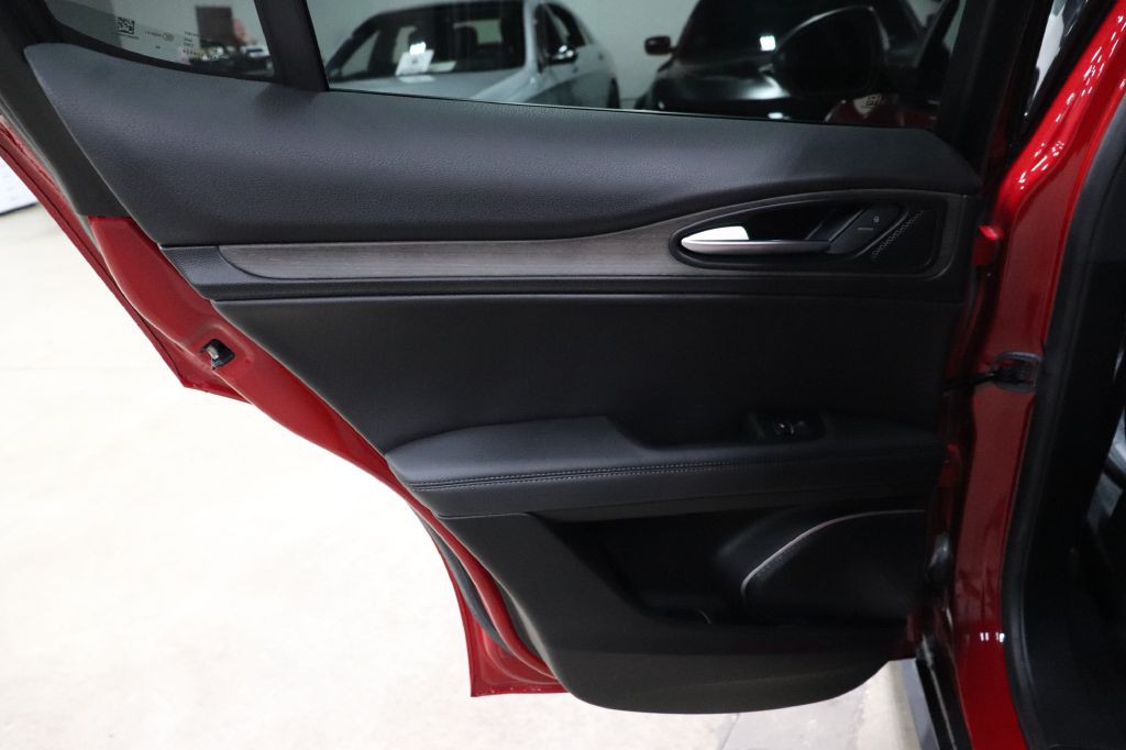 2022 Alfa Romeo Stelvio Image 15