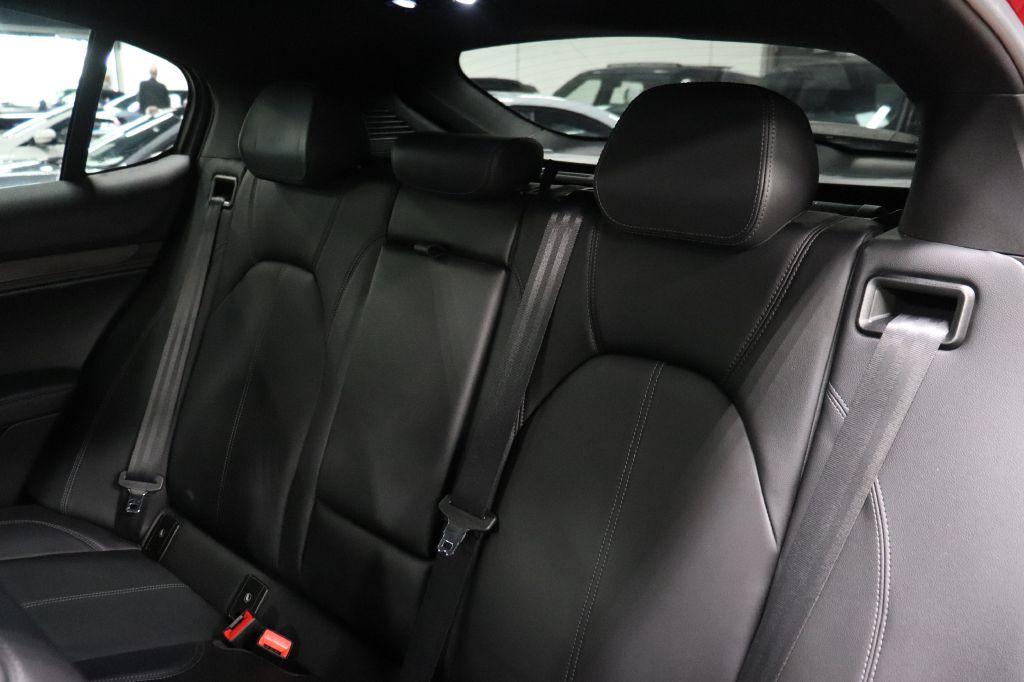 2022 Alfa Romeo Stelvio Image 17