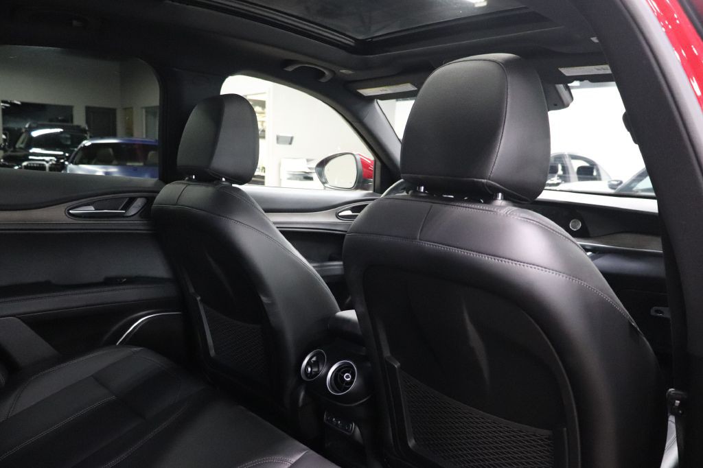 2022 Alfa Romeo Stelvio Image 22