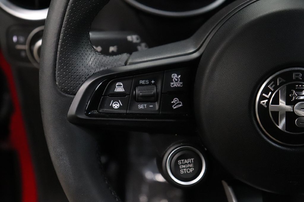 2022 Alfa Romeo Stelvio Image 29