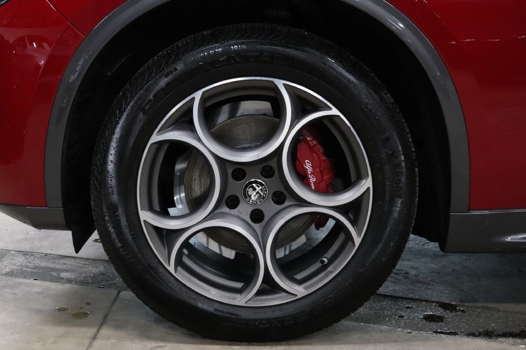 2022 Alfa Romeo Stelvio Image 39