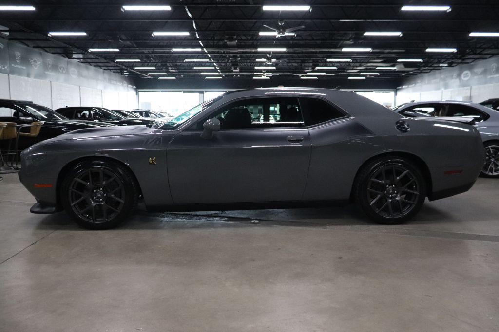 2019 Dodge Challenger Image 2