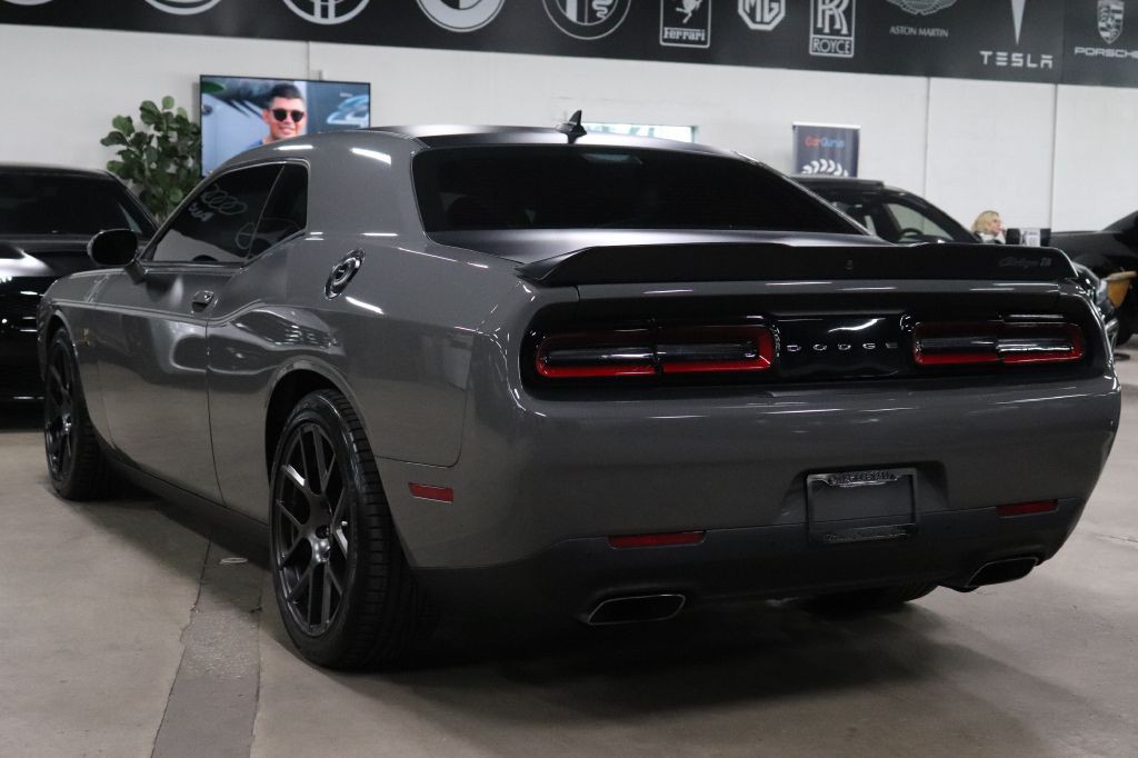 2019 Dodge Challenger Image 3