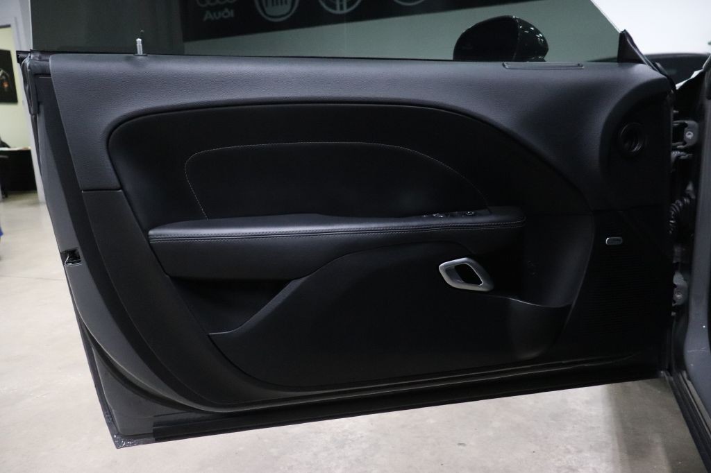 2019 Dodge Challenger Image 9