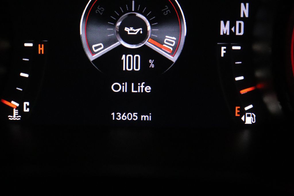 2019 Dodge Challenger Image 16