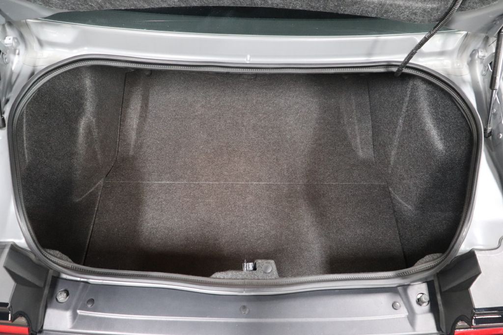 2019 Dodge Challenger Image 18