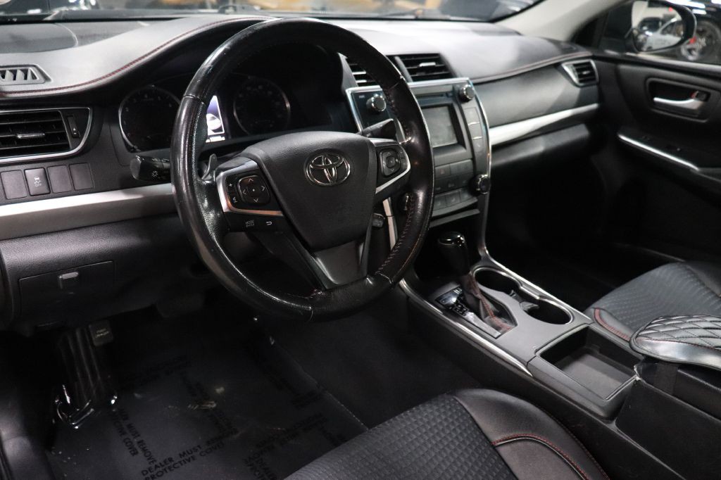 2015 Toyota Camry Image 10