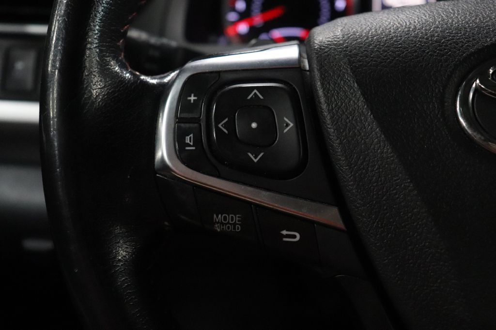 2015 Toyota Camry Image 12