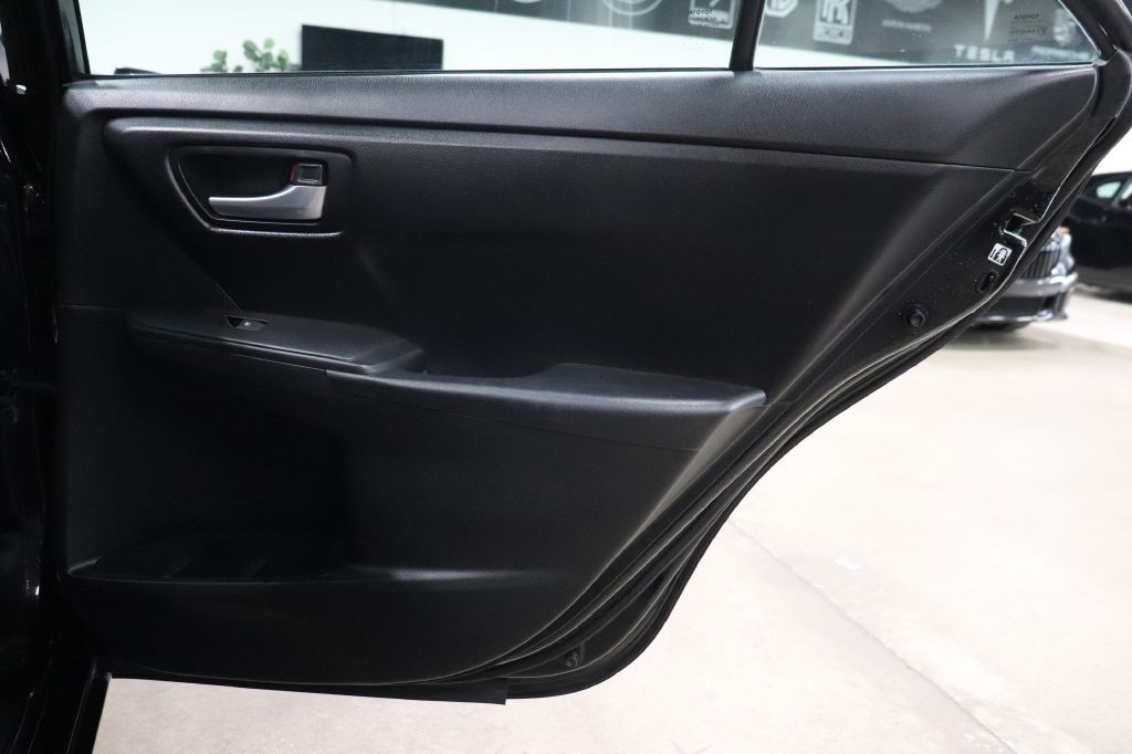 2015 Toyota Camry Image 22