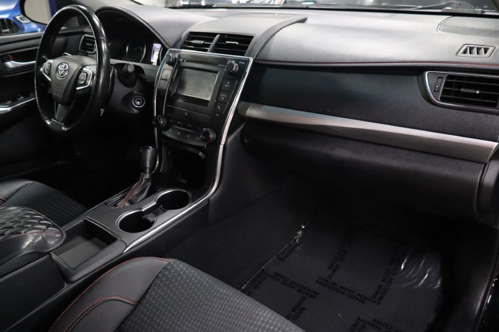 2015 Toyota Camry Image 25