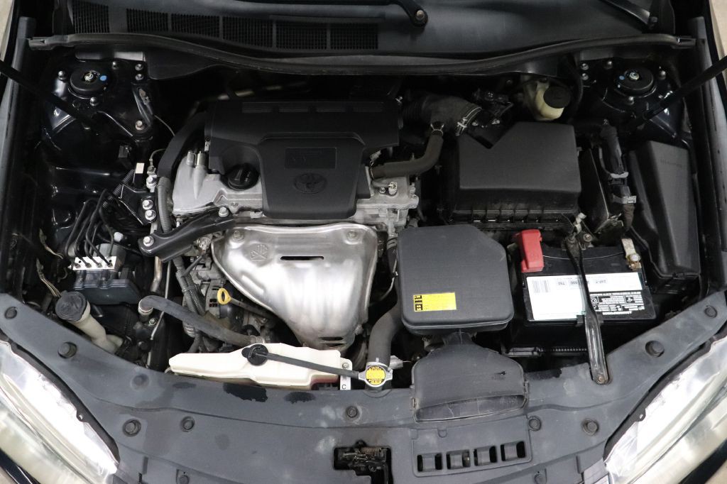 2015 Toyota Camry Image 27