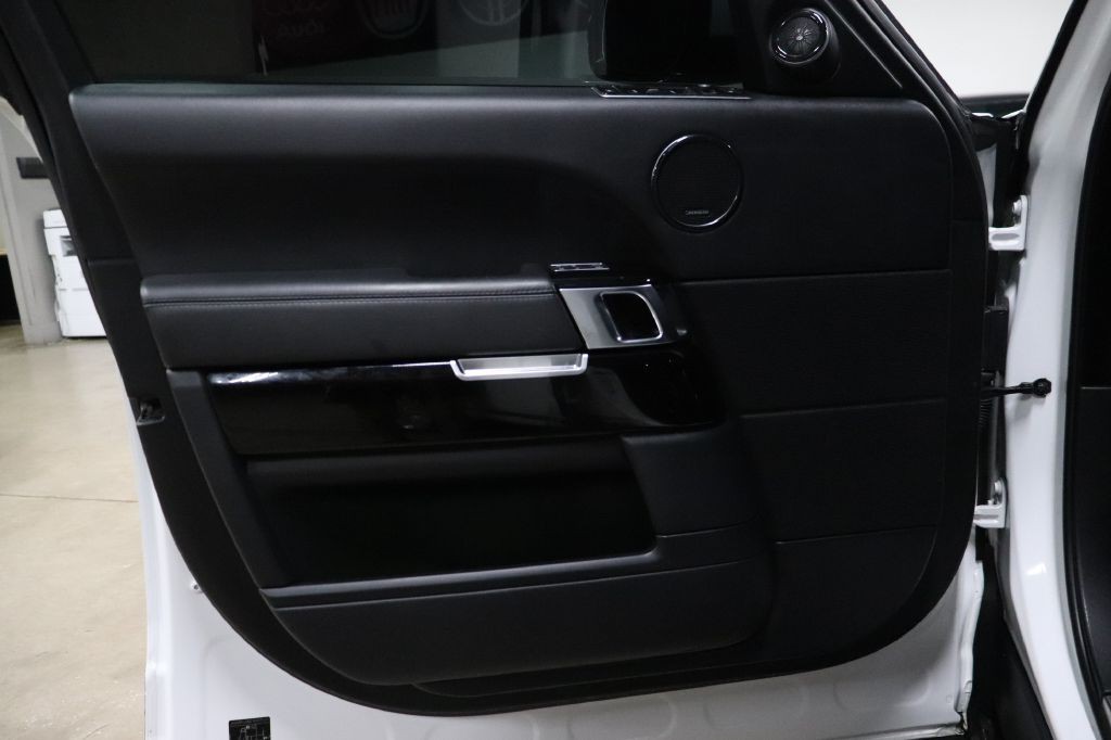 2017 Land Rover Range Rover Image 9