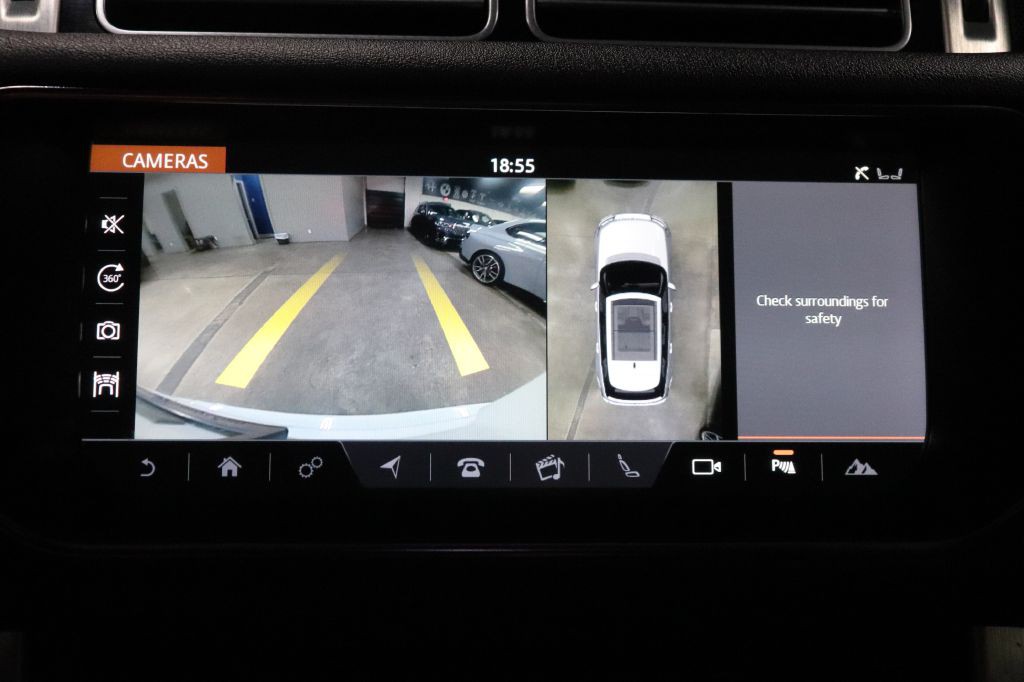 2017 Land Rover Range Rover Image 16